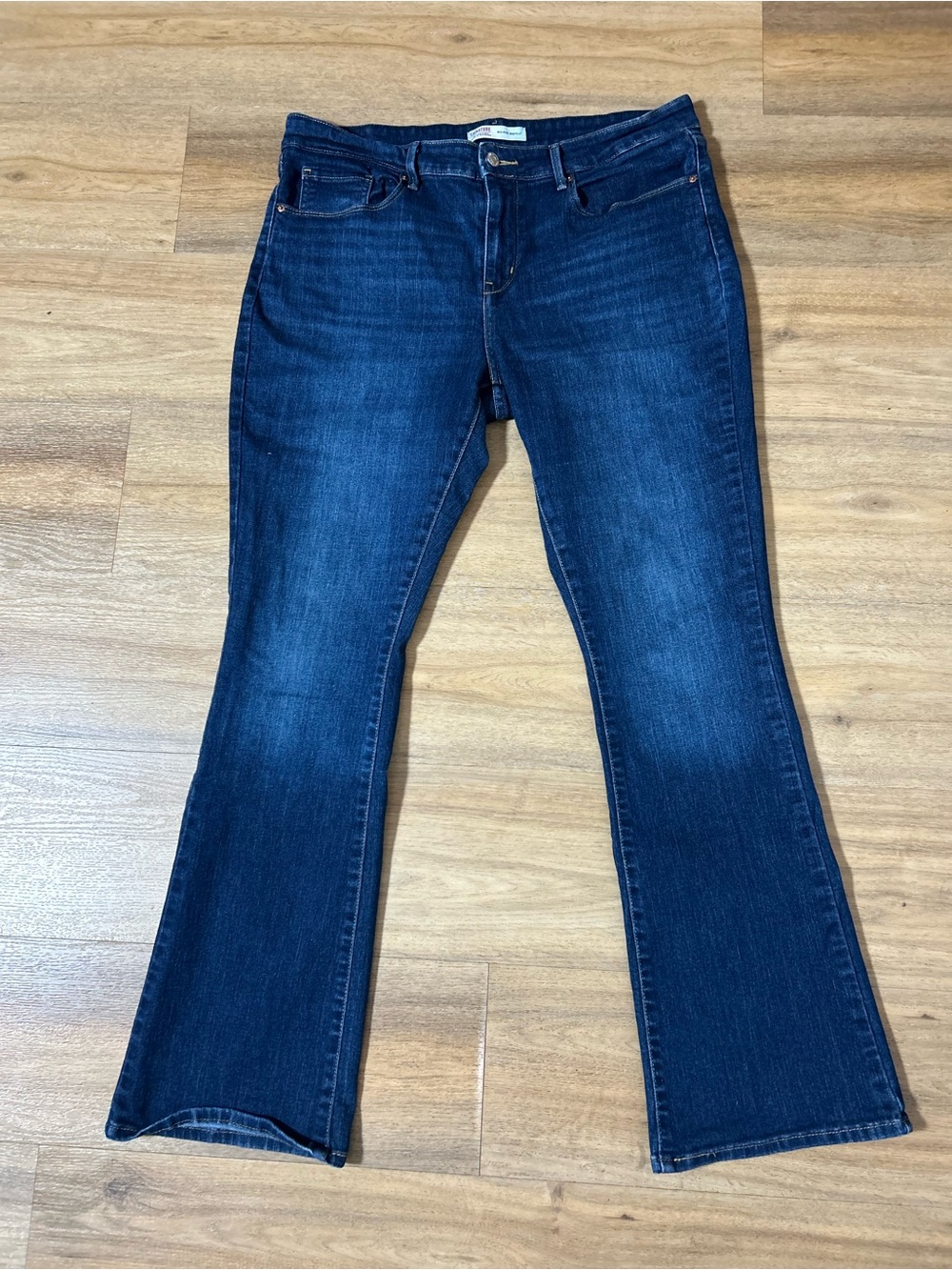 Signature by Levi Strauss Dark Blue Boot cut Women’s Jeans Size 14